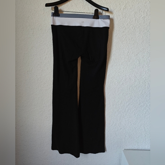 GAPFIT flare leggings - Picture 3 of 3